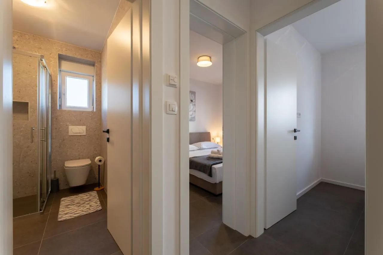 Apartments Maya & Tina Trogir