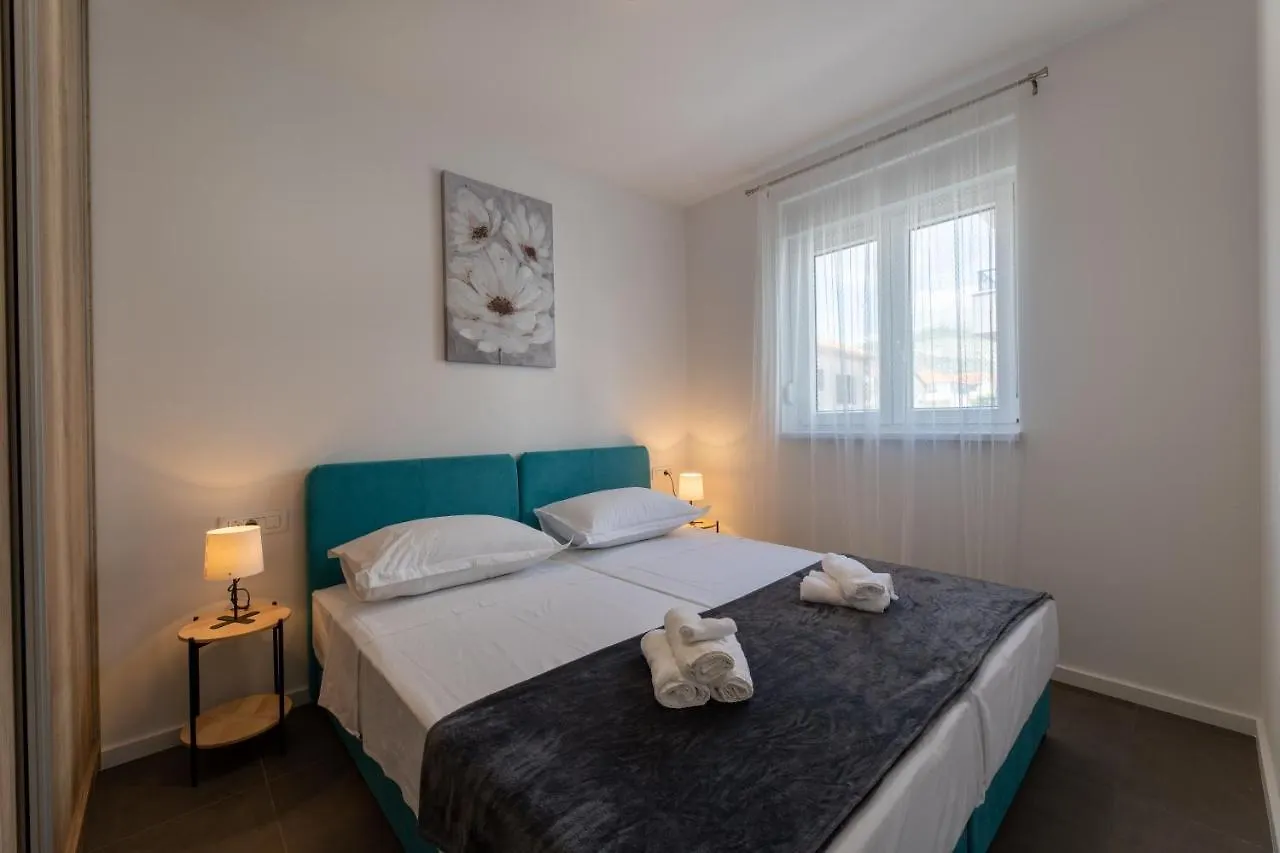Apartments Maya & Tina Trogir 0*,  Croatia